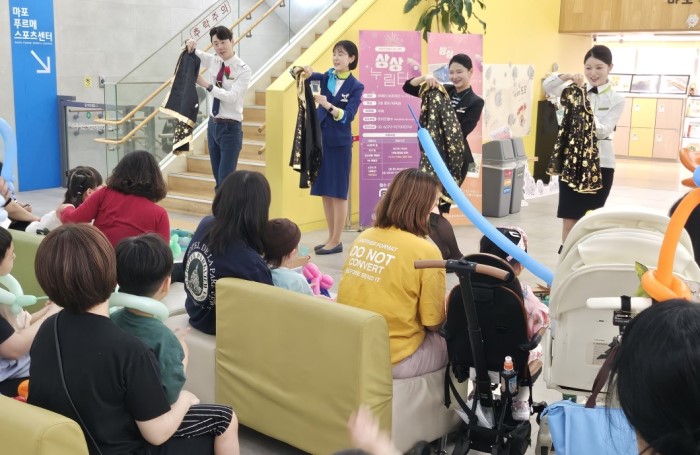 에디터 사진